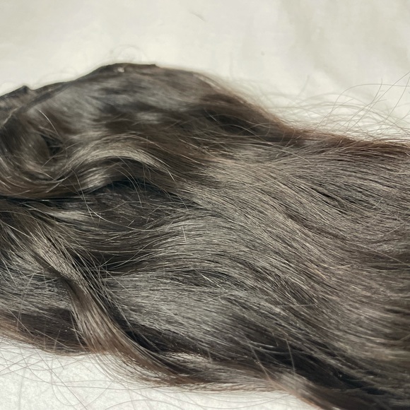 Bundle of Wavy/Straight Human Hair Extensions - Picture 4 of 10